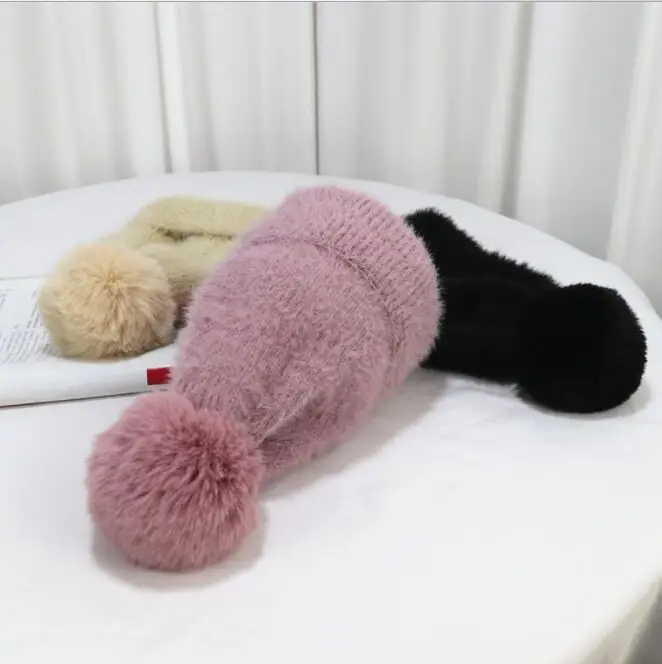 Женская зимняя шапка с искусственным мехом помпон из меха черно бурой лисы