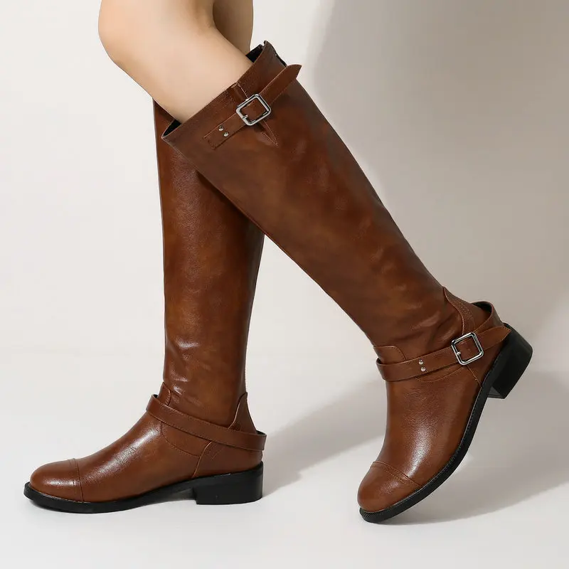 

Красивые осенне-зимние мотоциклетные сапоги в стиле ретро, удобные женские сапоги до колена на низком каблуке, модная женская обувь на молн...