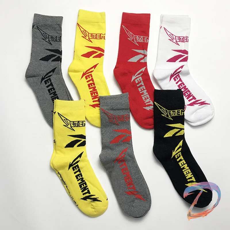 

VETEMENTS Joint Lightning Font Cotton Towel Bottom Socks High Quality Autumn Winter Men's Women's Sports Socks VTM Couple Socks