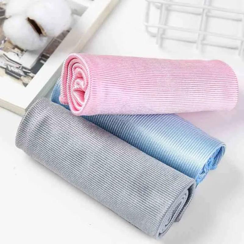 Не оставляющее следов впитывающее мягкое полотенце из микрофибры без ворса