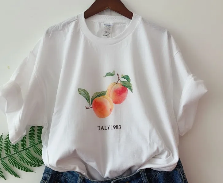 Женская футболка с короткими рукавами sunfiz YF летняя белая в ретро стиле рисунком