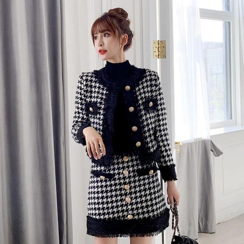 

Women's suit 2021 autumn Tweed Two Piece Set Women Slim Plaid Short Set Fashion Fringed Trim Jacket Coat + Tassels Short Suit
