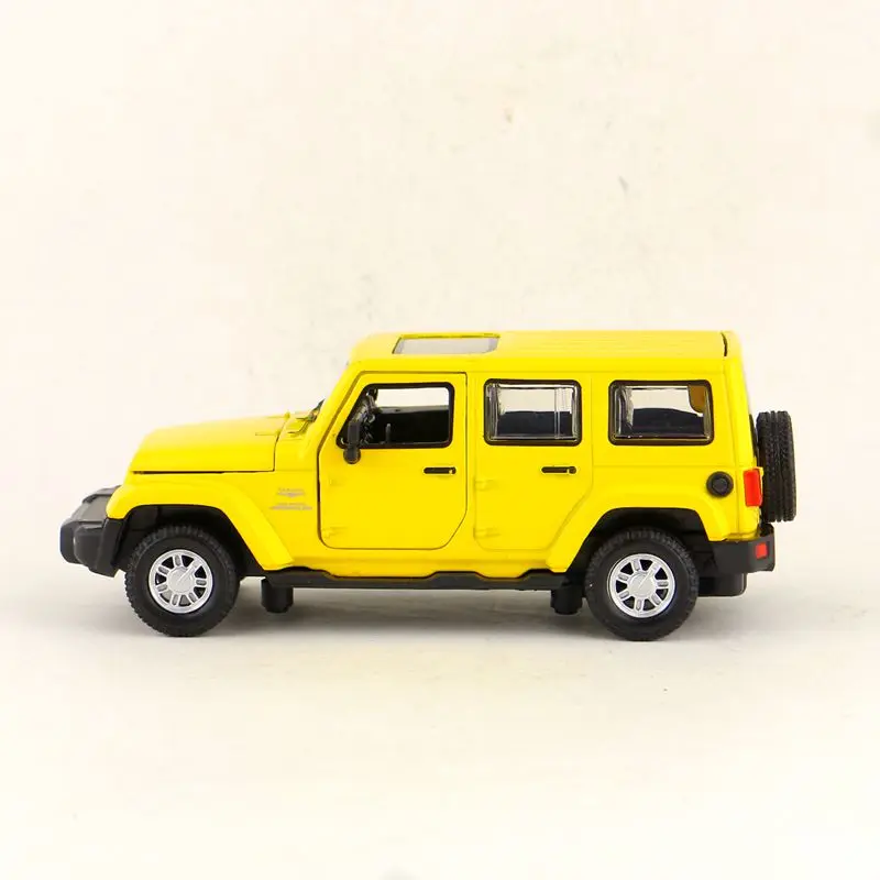 /Литье под давлением модель игрушки/1:32 Масштаб/Jeep Wrangler Супер спортивный автомобиль/оттяните назад/звук и свет/Набор для обучения/подарок