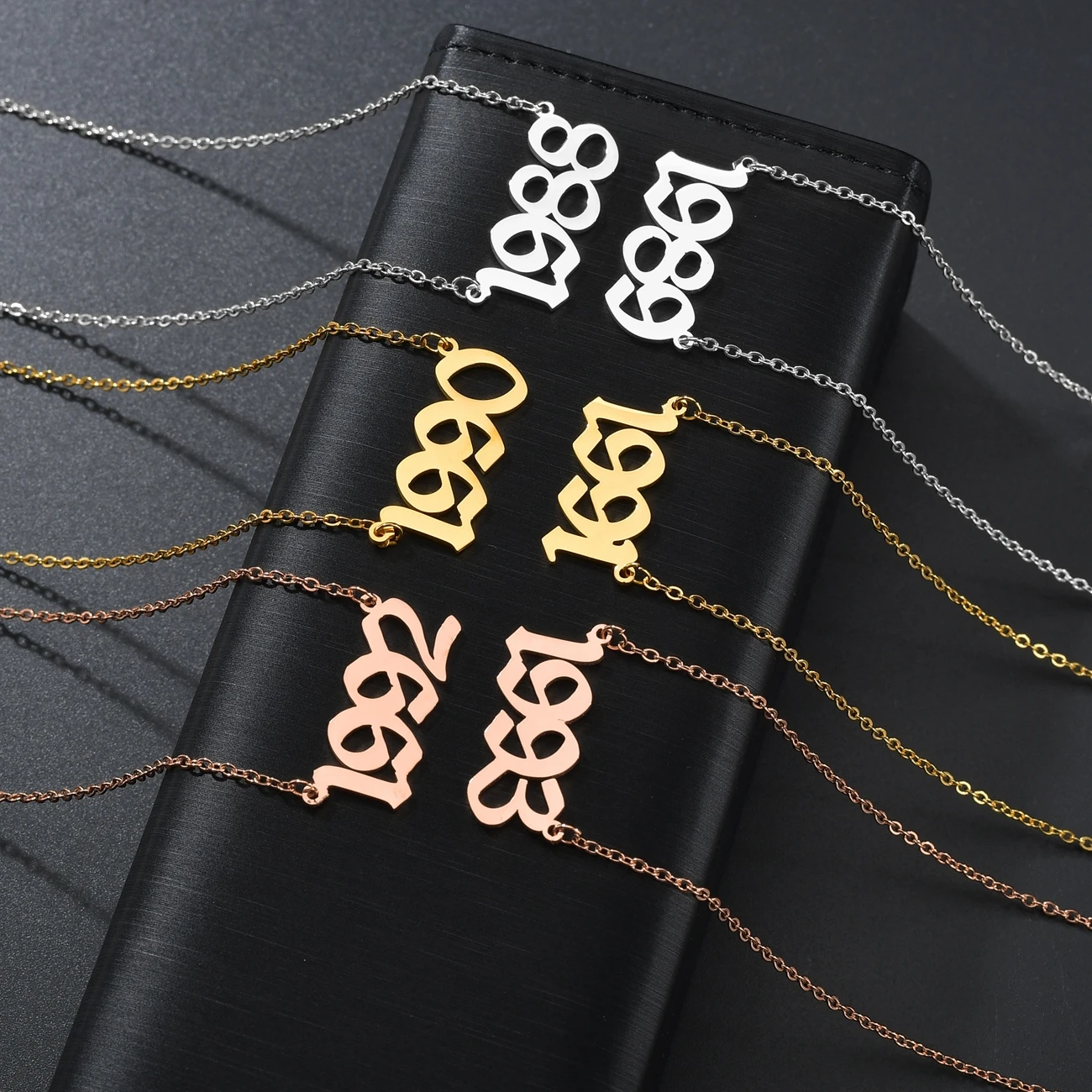 

Birthday Gifts Women's Neck Jewelry Year Number Pendant Plated 18K Gold Necklaces For Women Stainless Steel Men's Chain Chokers