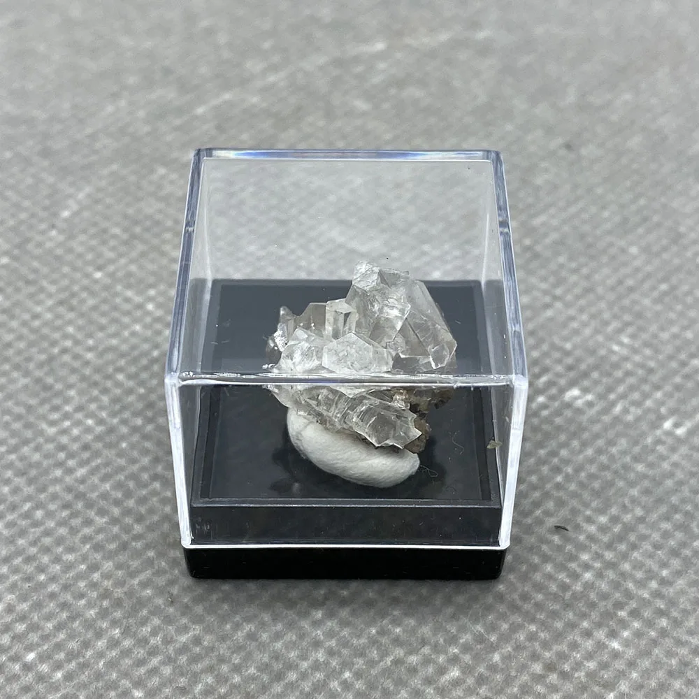 

Natural transparent columnar calcite is rare and extinct in China +Box27*27*25mm S2#