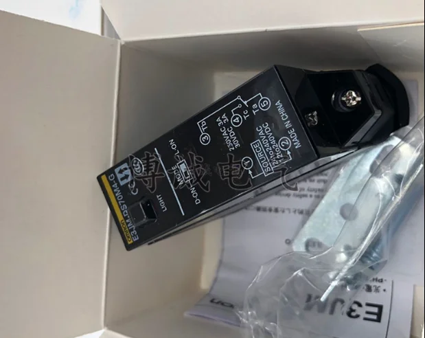 

Фотоэлектрический фотоэлемент E3JM-DS70M4 Omron, новый, высокое качество