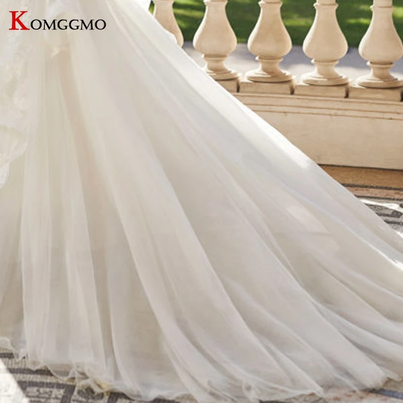 

Elegant V-Neck Embroidery Appliques Tulle Backless Bridal Ball Gown Custom Made Chapel Train Sleeveless Wedding Dress for Women