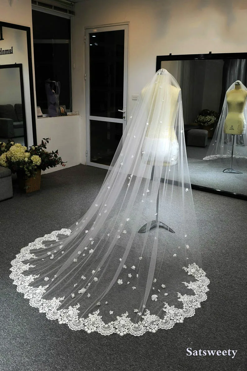 Фата свадебная женская с 3D цветами мягкая Тюлевая аппликацией по краям для
