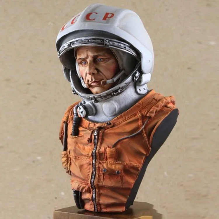 Набор для сборки астронавта из смолы 1/9 | Игрушки и хобби