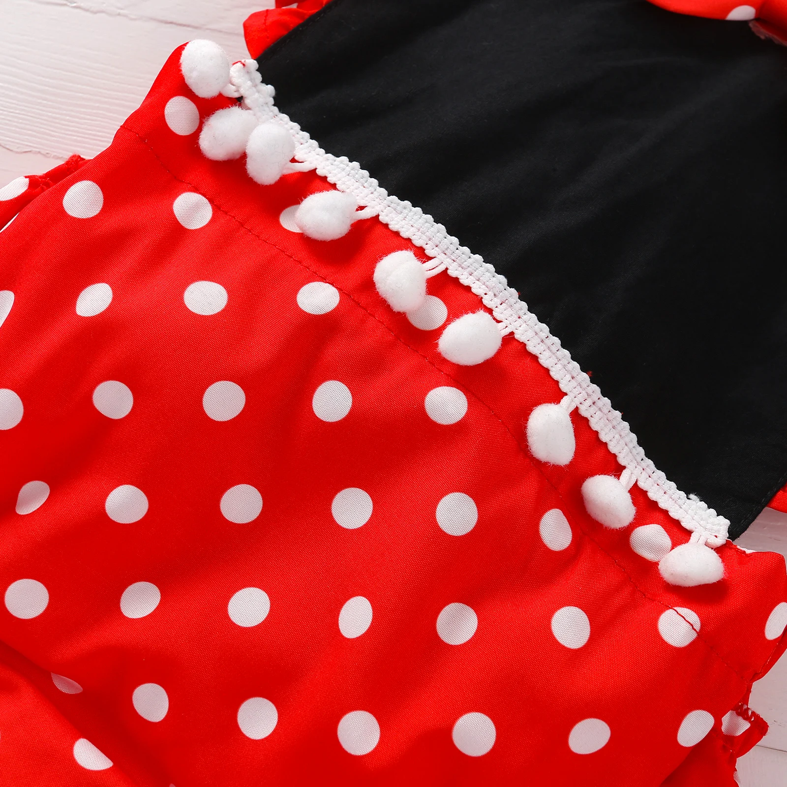 

2 Pcs Newborn Summer Outfits Baby Girls Polka Dot Print Fly Sleeve U-shaped Neck Romper with Bowknot, Pom Poms + Headband