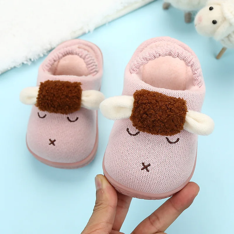 Детские тапочки Зима 2019 года новые теплые детские домашние для маленьких