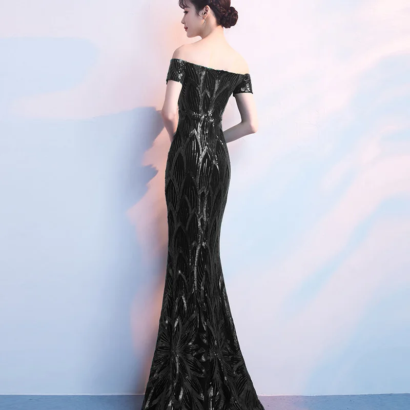 Сексуальное платье с вырезом лодочкой открытыми плечами блестящее зеленое