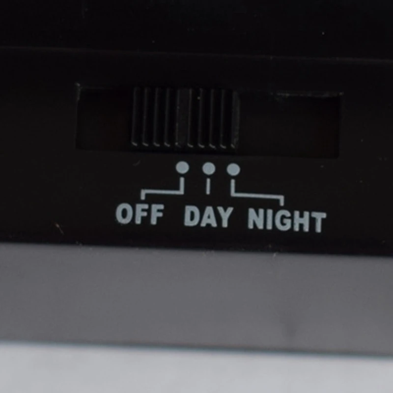 

Ultrasonic Flashlight Bird Repeller Deterrent Birds Scarer Pest Repellent for Outdoor Garden Use