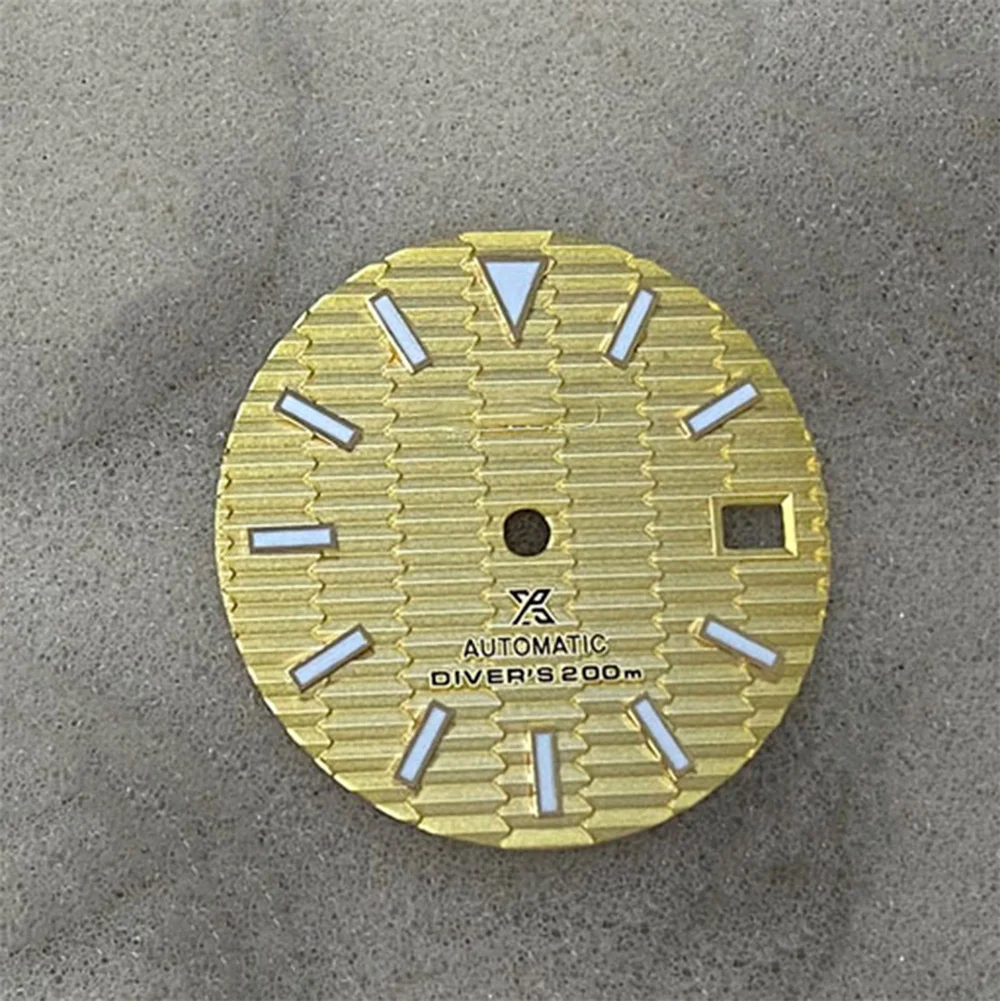 

New style Strip Nail Fit for SKX007 /NH35 Watch dial Green Luminous Watch dial parts 28.5mm Marks Date Window Automatic Movement