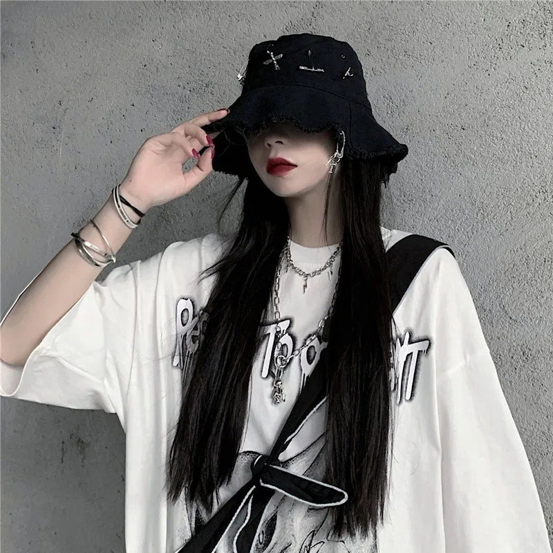 Goth Girl Harajuku Hat Female Ins Trendy High Street Hip Hop Pin Rings Dark Cross Bucket Caps Summer Grunge Brim Hat Women Black