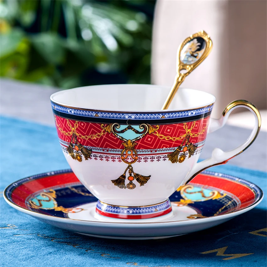 

High Quality Bone China Coffee Cups Vintage Ceramic Cups On-glazed Advanced Porcelain Tea Cups And Saucers Sets Luxury Gifts
