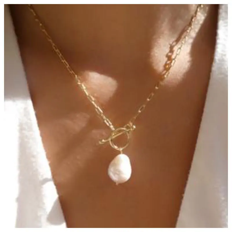 

Korean Temperament Gold Color Pendant Chain Necklace Women Alloy Pearl Statement Fashion Necklace 2020