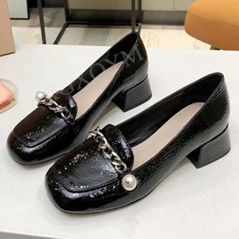 

Туфли-лодочки женские с квадратным носком, роскошные брендовые Дизайнерские Туфли Мэри Джейн, лоферы, украшение на цепочке с жемчугом, без з...