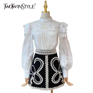 Женская кружевная блузка TWOTWINSTYLE, белая винтажная блузка с вышивкой, воротником-стойкой, рукавами-фонариками и рюшами, 2020
