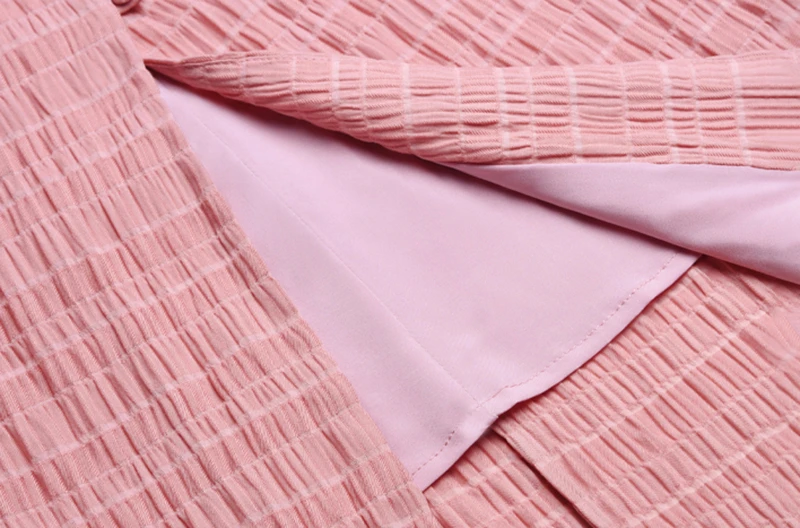 Женское платье TWOTWINSTYLE однотонное средней длины с треугольным вырезом высокой