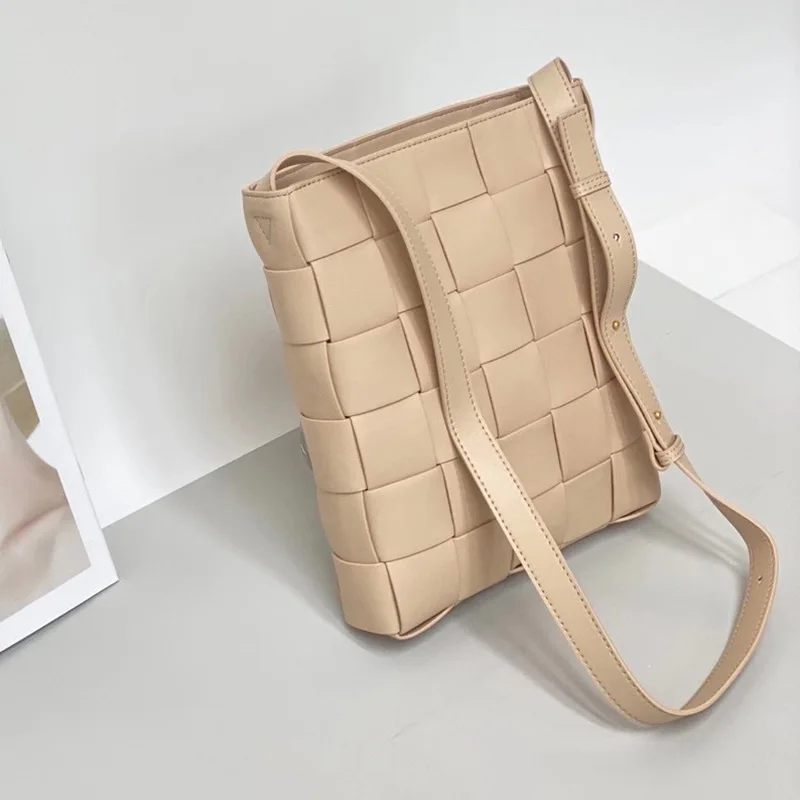 

2021 Fashion Brand Weave Women Envelope Messenger Bag Crossbody Handbag Luxury Designer Cowhide Leather