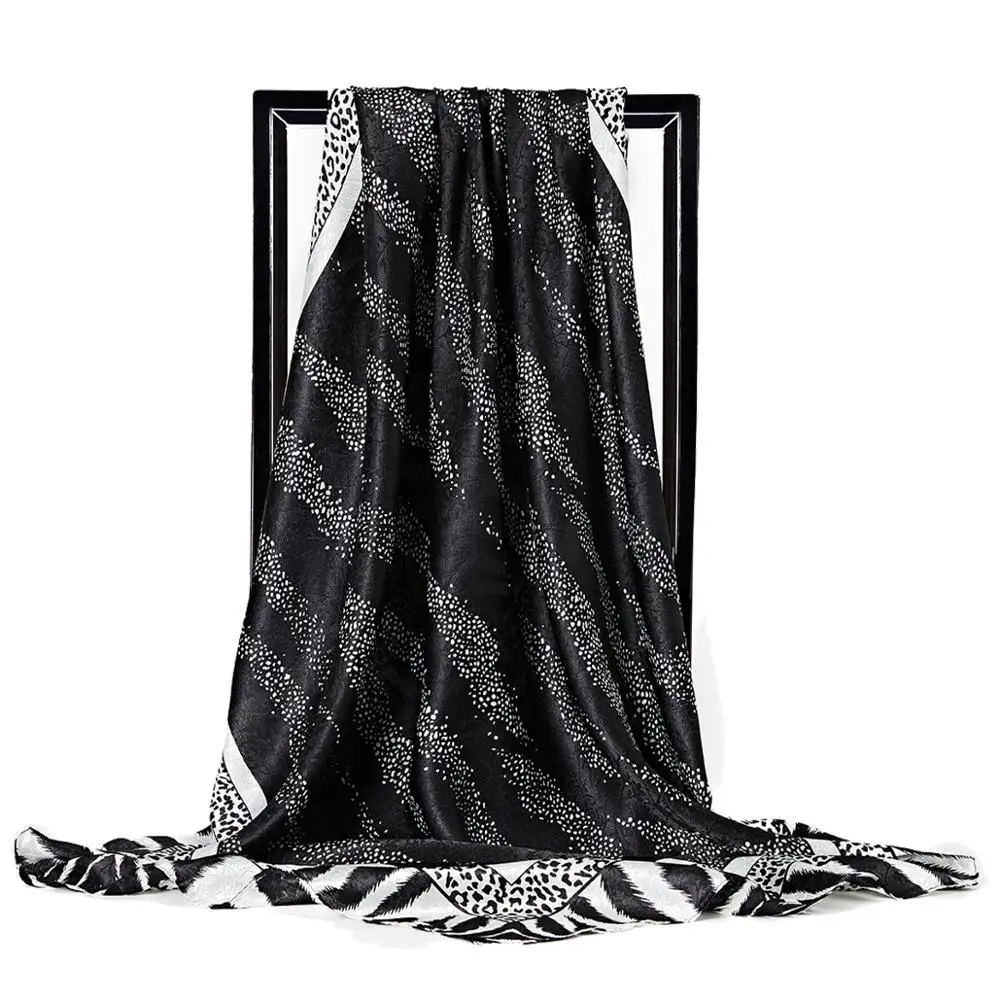Женская повязка на голову в черно белую волнистую точку с леопардовым принтом 90