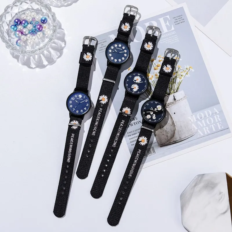 

2021 Hot Sale Women's Daisy Flowers Nylon Band Watches Ladies Casual Round Analog Quartz Wristwatches Women Watches Clock