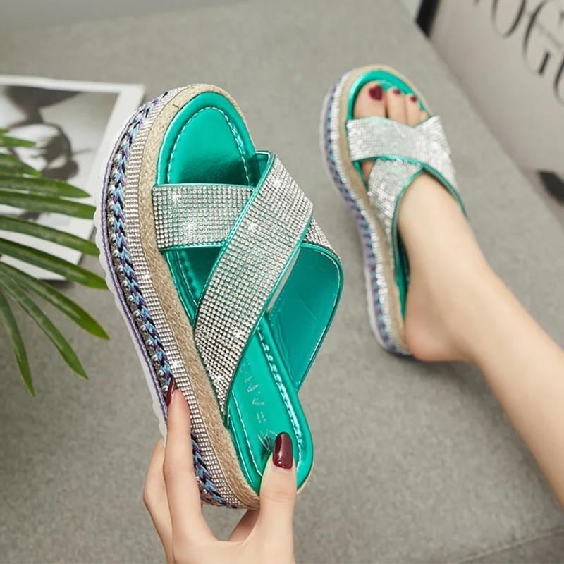 

2021 summer new style net red cake bottom water drill cross strap slippers Korean version all-match thick sole flip flops women