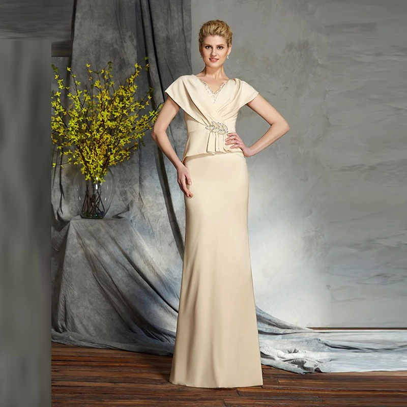

Wholesale Charming Nude Cap Sleeve Mother of the Bride Dresses Deep V Neckline Lace Beaded Wedding Party Gowns With Peplum