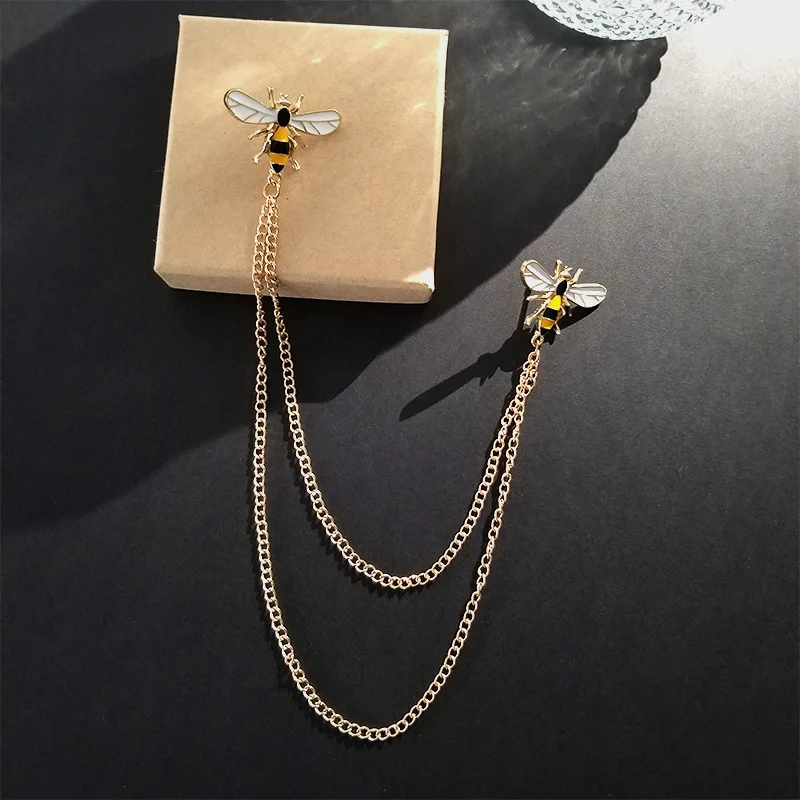 

Cute Bee Chain Brooch Bag Clothes Backpack Lapel Enamel Pin Badges Alloy Animal Jewelry Gift For Friend Men Women Accessories