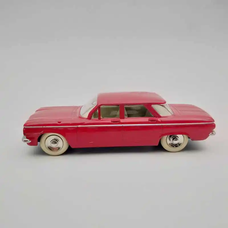 1:43 DeAgostini Dinky Toys 552 Chevrolet Corvair литые модели ограниченный выпуск коллекционные