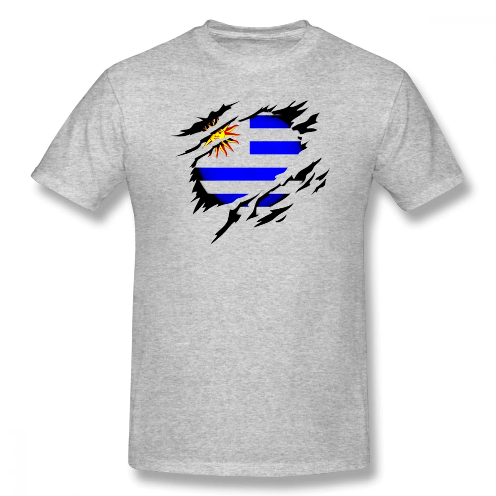 Футболка мужская базовая с коротким рукавом и надписью Уругвай в сердцах |