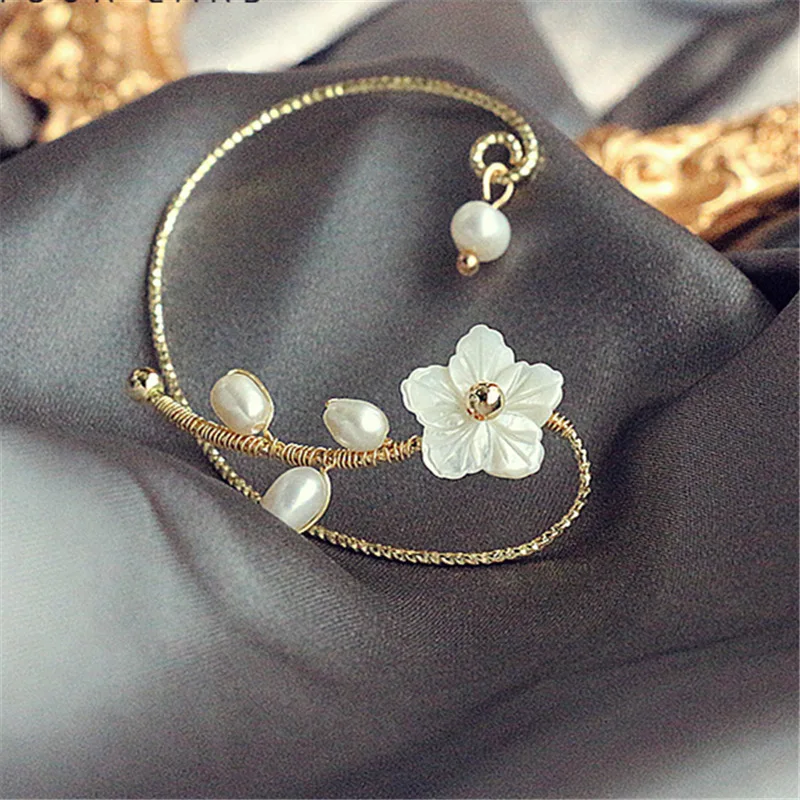 

Trendy Jewelry 1 PC Hair Clip Earring Hot Sale 2021 New Design Golden Plating Pretty Flower Natural Freshwater Pearl Earring
