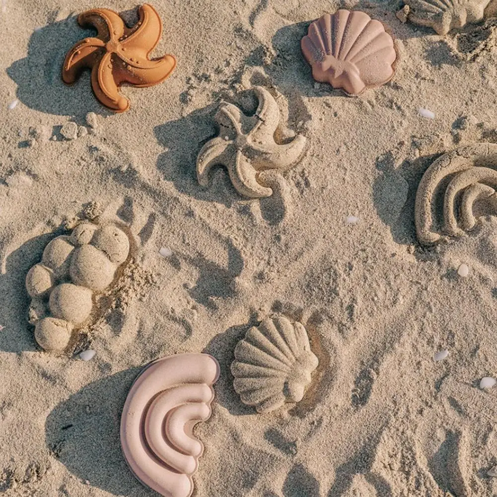 

8Pcs Silicone Beach Toy Set Kids Beach Sand Toys Portable Beach Deluxe Playset Play Sand Water Summer Outdoor