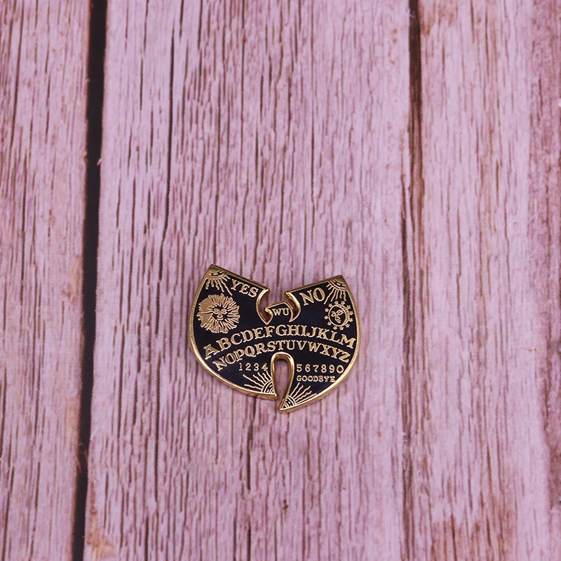 Masta killa pin|Броши| |