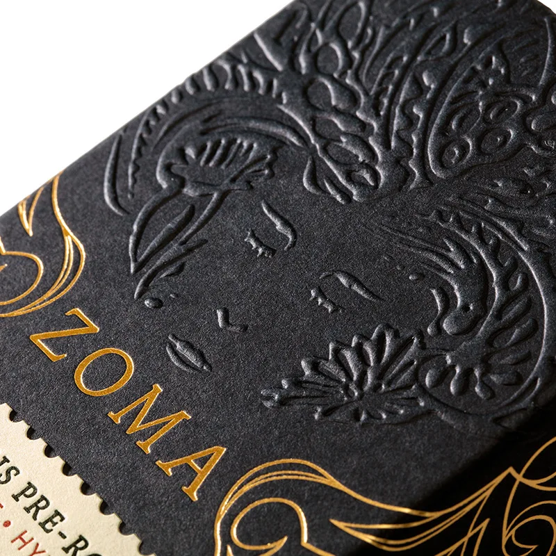 Черно белая картонная коробка с уф лазерной выпуклой печатью индивидуальная