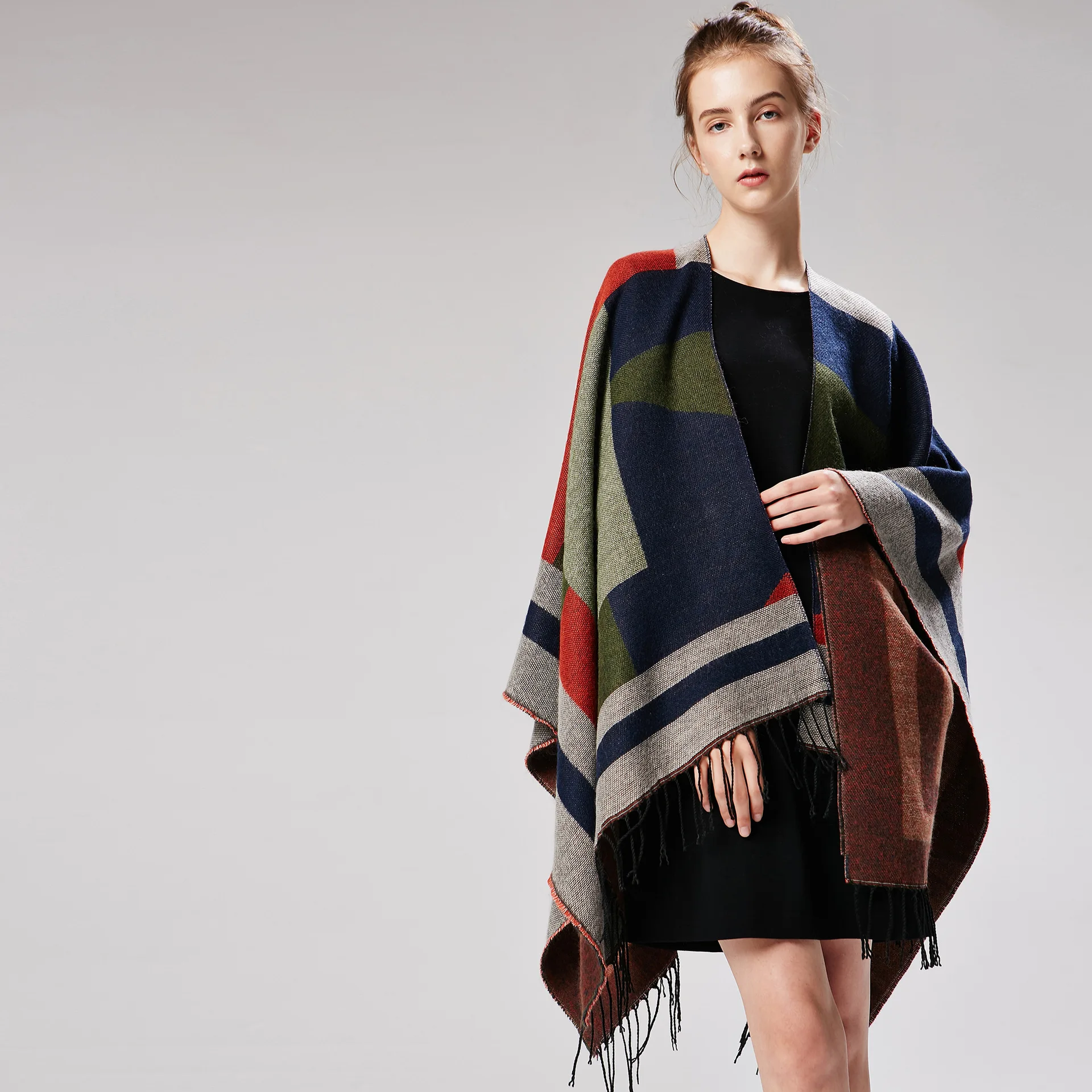 Зимний шарф с кисточками в полоску теплое пончо и накидка для женщин