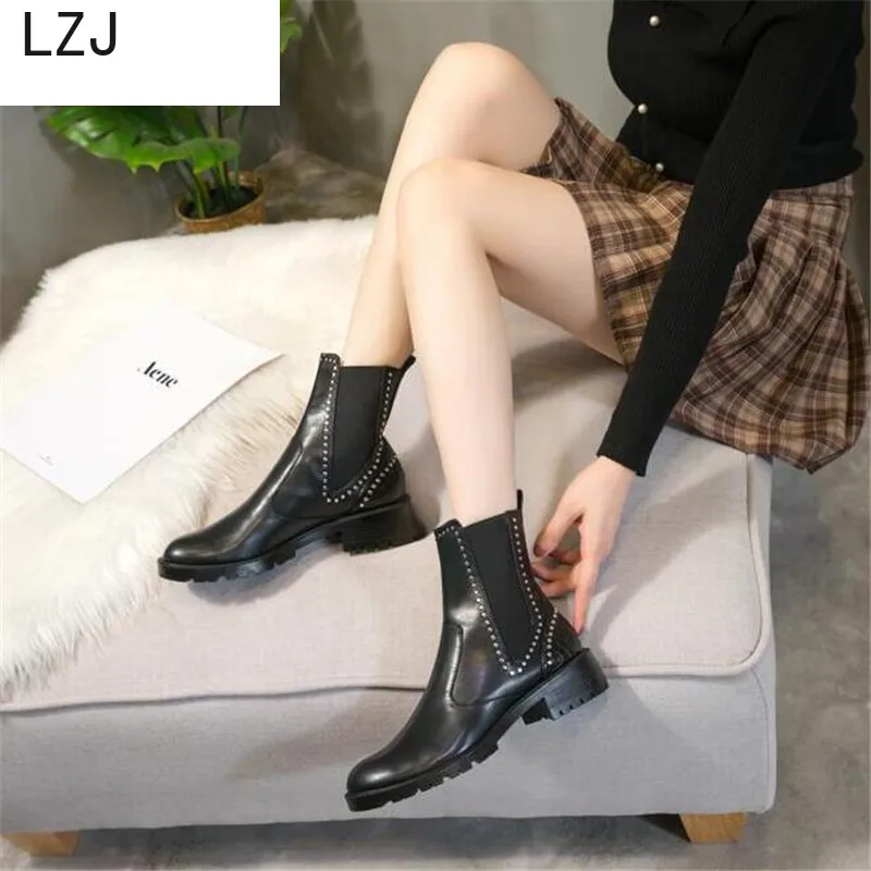 

LZJ 2019 Women Autumn Winter Genuine Leather Flat Booties Ankle Boots Women Warm Boots Soft Comfortable Leather Martin boots