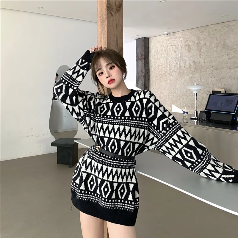 

2020 Women Sweaters Knitted Geometric Regular Full Acrylic Pullovers Retro Women's Winter Sweater Jacket Female Mid-length Top