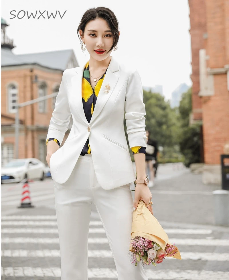 Модные стильные деловые профессиональные женские костюмы с курткой и брюками