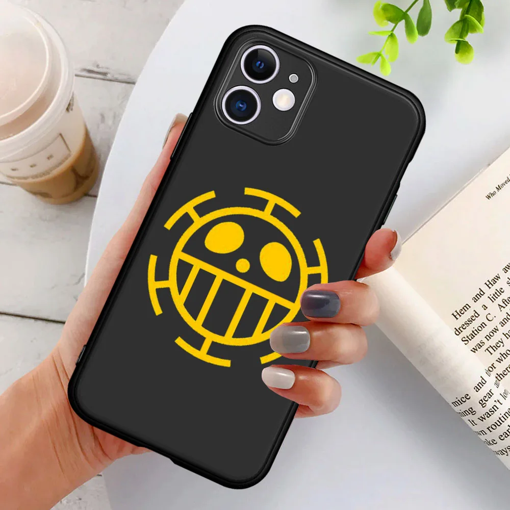 

Anime One Piece Luffy Zoro Tony Chopper Black Soft Phone case For iPhone 11 12 Pro Max 8 7 6 6S Plus XR X XS Max SE 2020 Cover