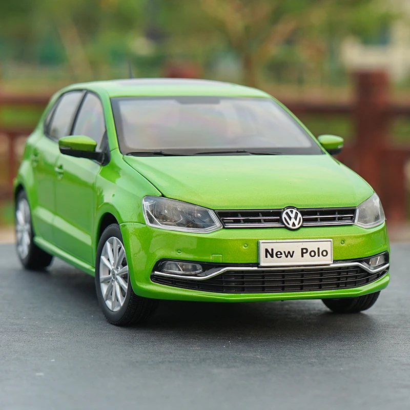

Original factory authentic 1:18 NEW VW POL O 2016 green diecast sedan car model for gift, toys, collection