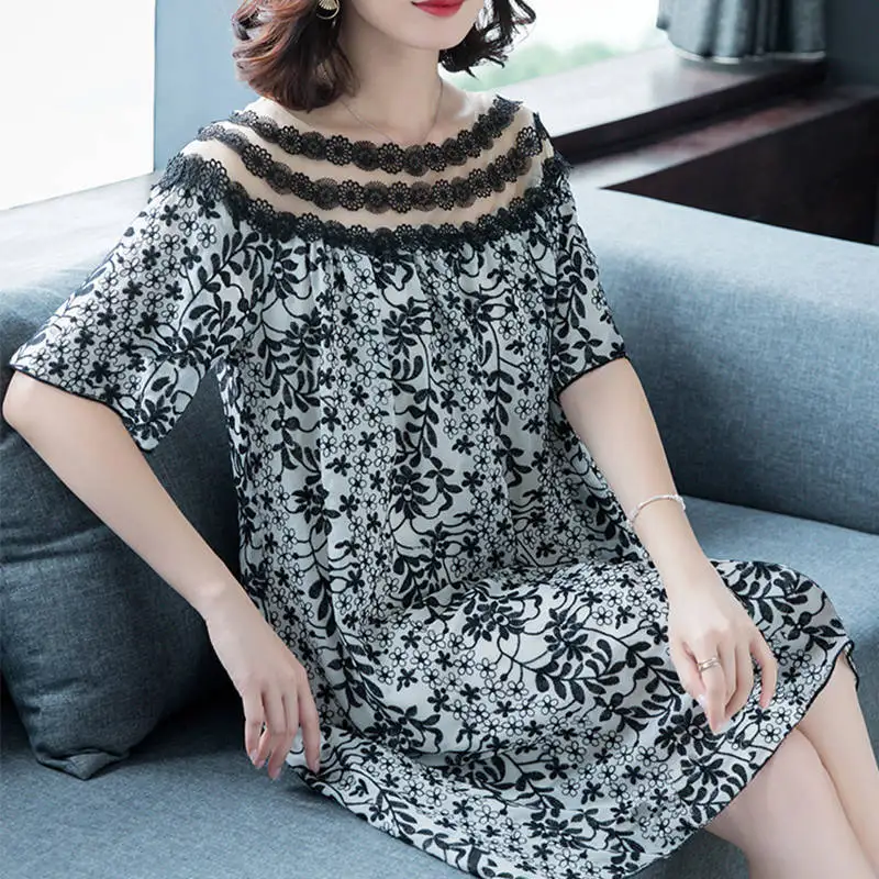 Женское винтажное мини платье с цветочным принтом круглым вырезом и рукавом