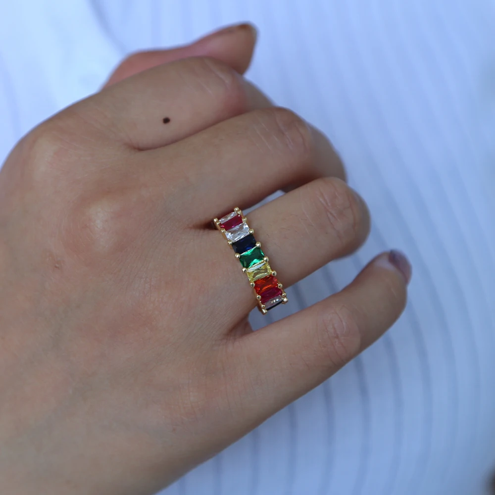 Женское Обручальное кольцо с разноцветным радужным багеттом и фианитом|Кольца