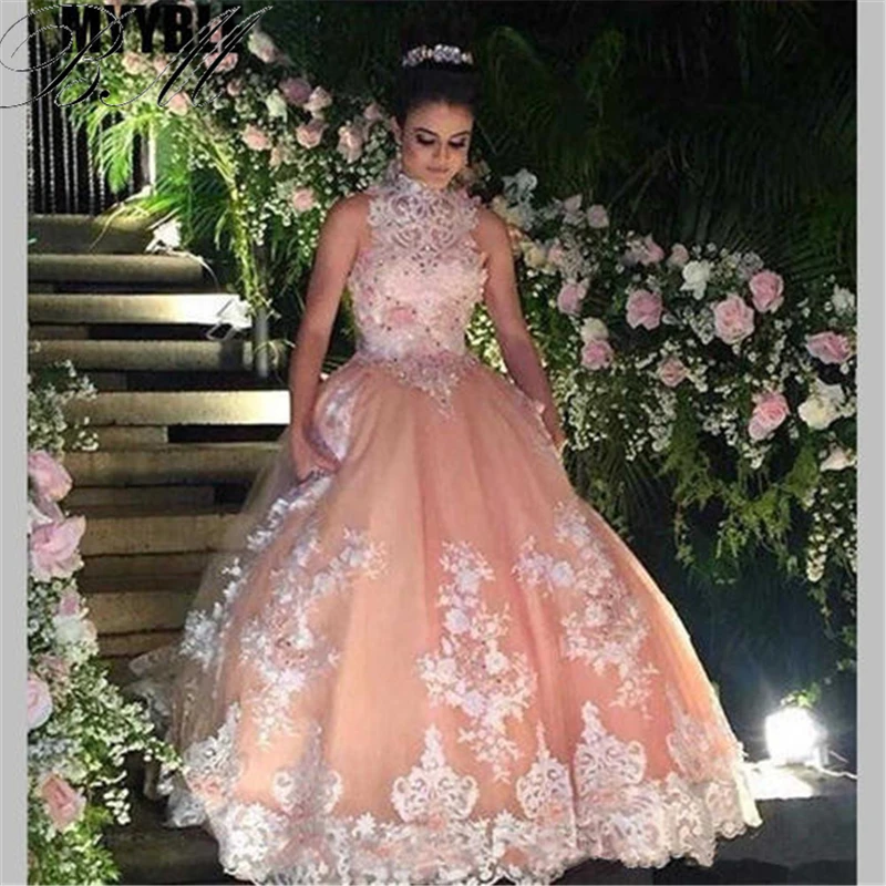 

Peach Organza Quinceanera Dresses 2021 New High Neck Sleeveless Lace Appliqued Beaded Ball Gown Sweet 16 Vestidos De 15 Anos