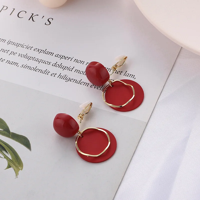 

Korean Fashion Earrings 2021 Fashion Trend Retro Summer Ladies Earrings Red Clip Earrings Without Ear Holes Gift Jewelry Stud