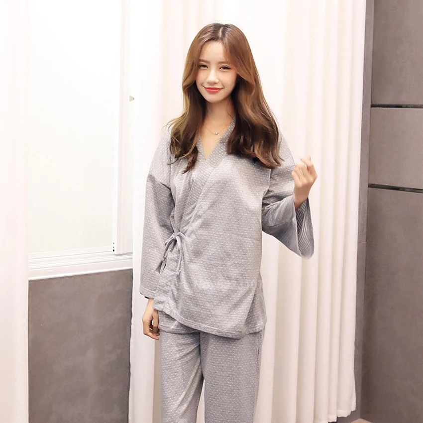 

2020 New Japanese Style Couple's Pajamas Set V-neck Kimono Yukata Samurai Man Women Cardigan Trousers Suit Sleepwear Comfortable