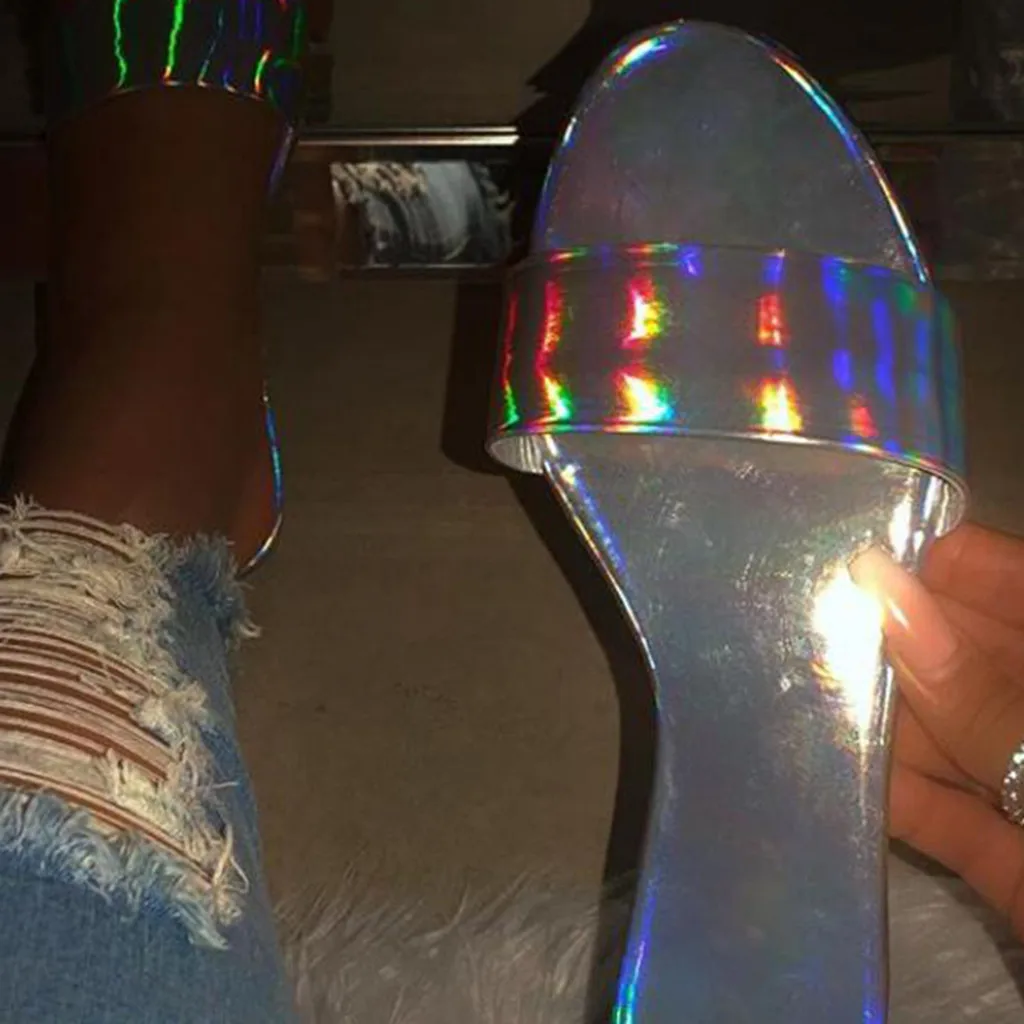 Женские шлепанцы с кристаллами на плоской подошве острым носком женские