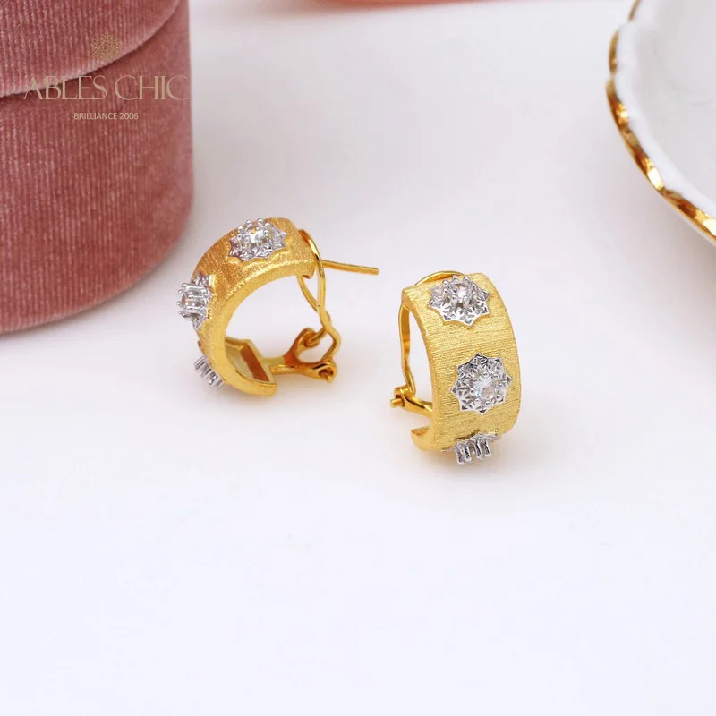 

18K Gold Tone Silk Pattern Prong CZ Wide Hoop Earrings Flowers 925 Silver Rich Detail Renaissance Clip-on Earring C11E4S25337