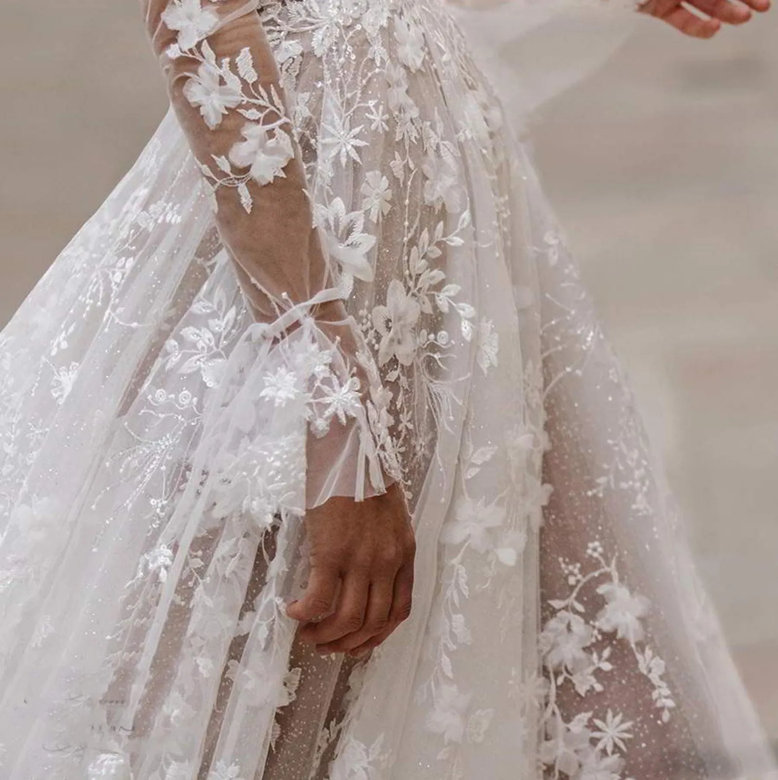 

White Dress Vintage Sexy Backless Lace Dresses Women Winter V Neck Full Sleeve Sexy Lace Party Sress Vestido de Mulher